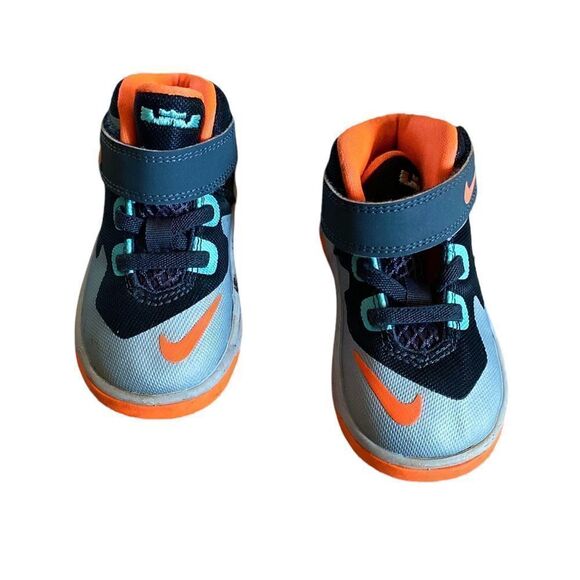 Nike • BABY Lebron James Basketball Shoes 5C Toddler Boys - Picture 2 of 9